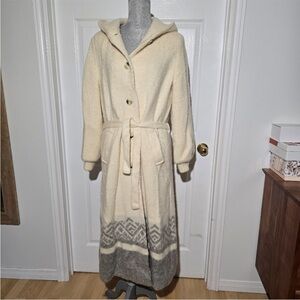 Icelandic Wool Cream Coat